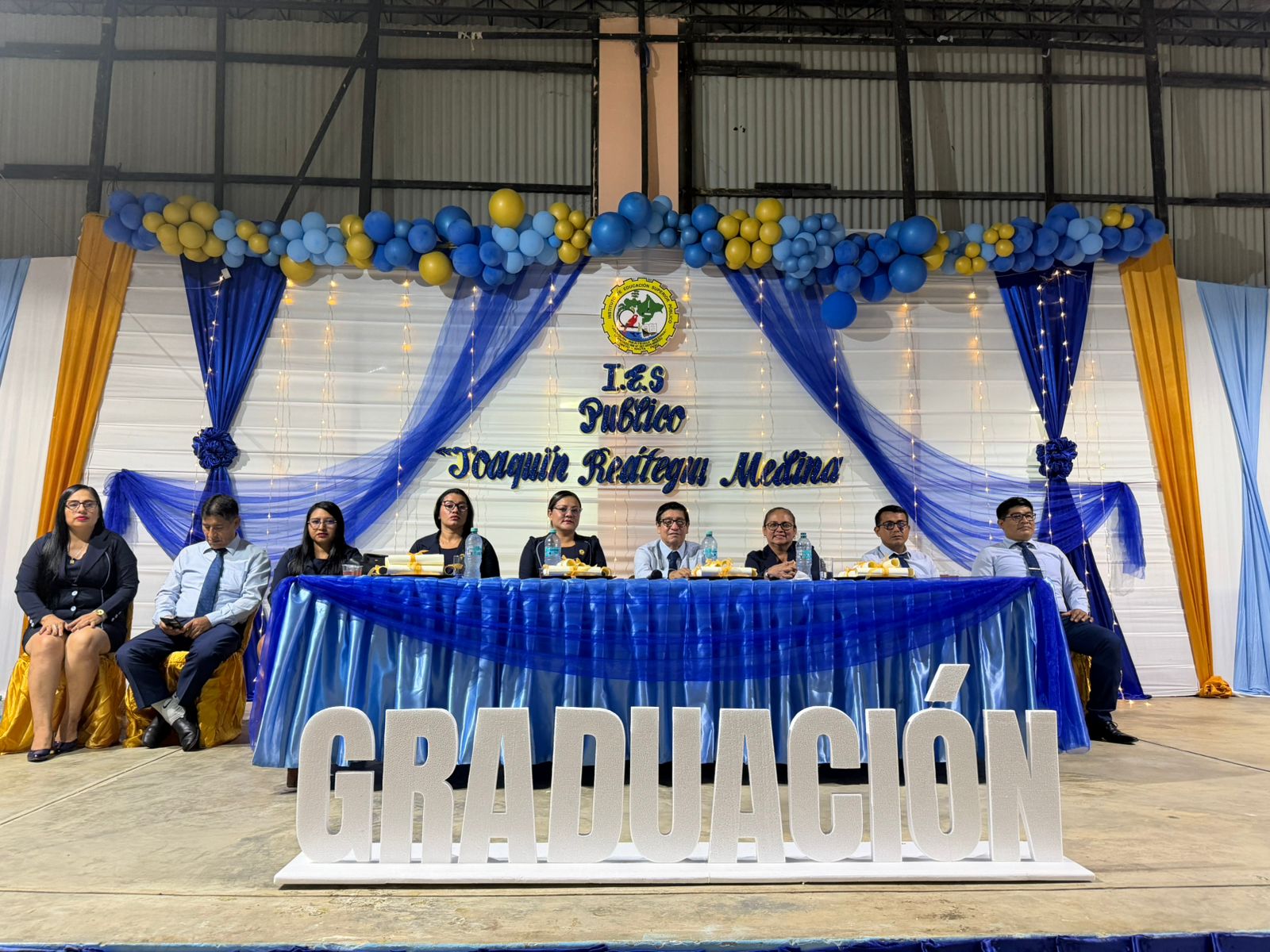 𝐂𝐄𝐑𝐄𝐌𝐎𝐍𝐈𝐀 𝐃𝐄 𝐆𝐑𝐀𝐃𝐔𝐀𝐂𝐈𝐎́𝐍 𝐈𝐍𝐒𝐓𝐈𝐓𝐔𝐂𝐈𝐎𝐍𝐀𝐋 – 𝐏𝐑𝐎𝐌𝐎𝐂𝐈𝐎́𝐍 𝟐𝟎𝟐𝟓